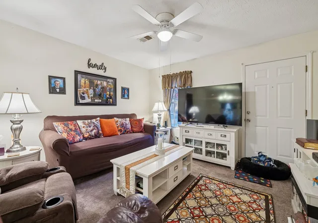 Homes for sale in Chapmansboro, TN | 1337 Oaklawn Rd, Chapmansboro, TN 37035 | MLS# 3242855