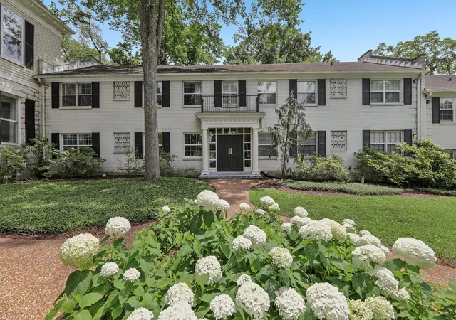Photo 1 of Condo for sale at 434 Bowling Ave, Nashville, TN 37205 | MLS# 3242698 | Listing updated on 2026-09-03