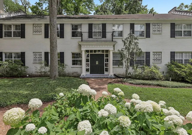Photo 2 of Condo for sale at 434 Bowling Ave, Nashville, TN 37205 | MLS# 3242698 | Listing updated on 2026-09-03