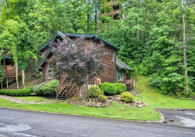 2nd image of 644 Gatlinburg Falls Way, Gatlinburg, TN 37738 | MLS# 3280811