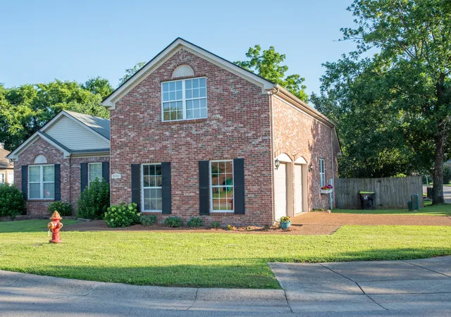 Photo 2 of Sale Pending at 8300 Trading Post Ct, Nashville, TN 37221 | MLS# 3242569 | Listing updated on 2026-08-26