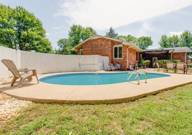 Photo 3 of Single family home for sale at 1075 Batson Ml Rd, Charlotte, TN 37036 | MLS# 3255500 | Listing updated on 2026-08-19