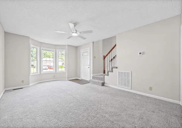 Photo 4 of Single family home for sale at 3327 S Senseney Cir, Clarksville, TN 37042 | MLS# 3245379 | Listing updated on 2026-07-18