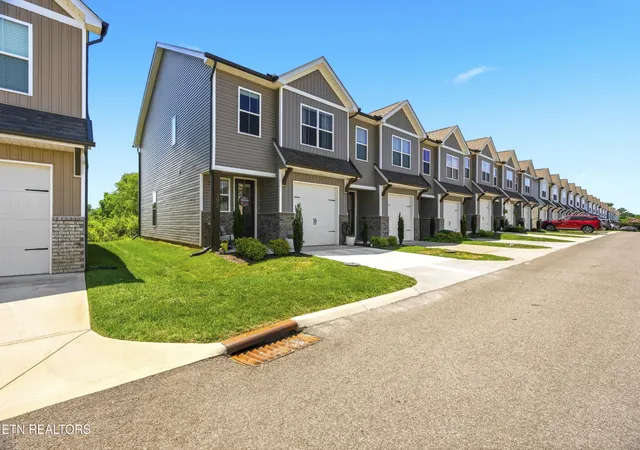 Photo 2 of Single family home for sale at 392 Judson Way, Lenoir City, TN 37771 | MLS# 3501446 | Listing updated on 2026-10-05