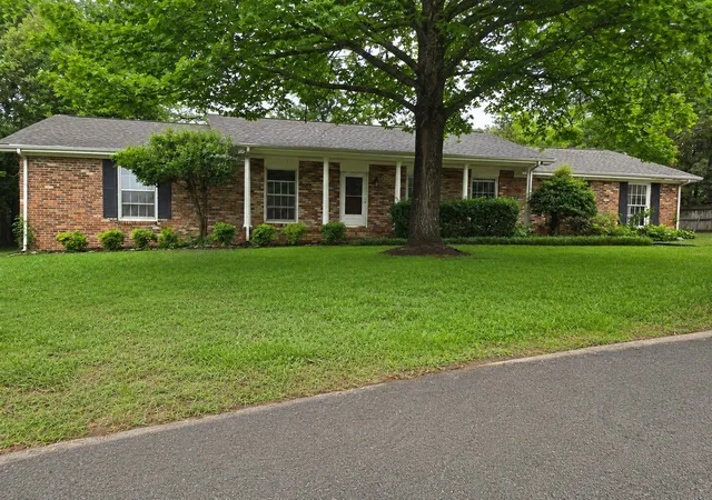 Photo 2 of Single family home for sale at 3824 Lake Aire Ct, Nashville, TN 37217 | MLS# 3260662 | Listing updated on 2026-08-20