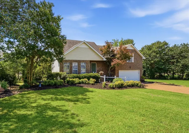 Single family home for sale at 103 Waterford Way, Hendersonville, TN 37075 | MLS# 3247909