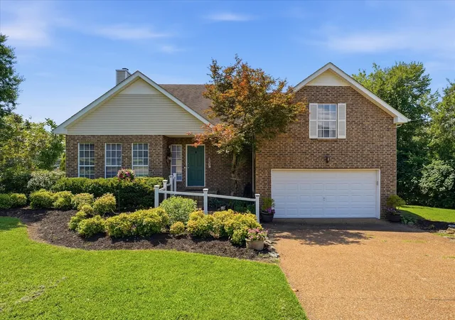 Single family home for sale at 103 Waterford Way, Hendersonville, TN 37075 | MLS# 3247909