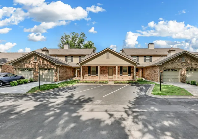 Photo 1 of Condo for sale at 318 Kingswood Ct, Clarksville, TN 37043 | MLS# 3242813 | Listing updated on 2026-08-28