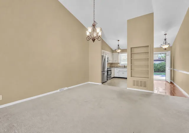 Listing Photo 5 - Condo for sale in building located at 318 Kingswood Ct, Clarksville, TN 37043
