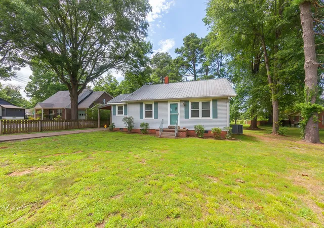 Homes for sale in Jackson, TN | 371 Bolivar Hwy, Jackson, TN 38301 | MLS# 3244009