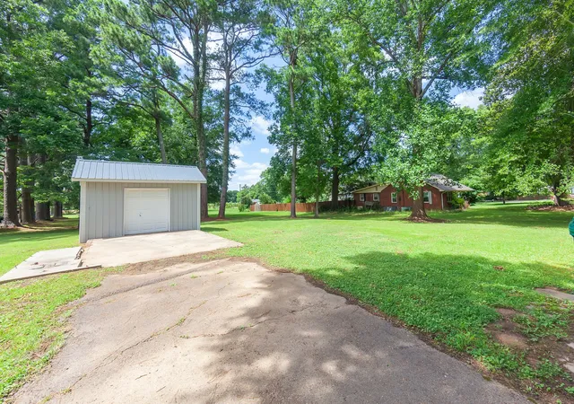 Homes for sale in Jackson, TN | 371 Bolivar Hwy, Jackson, TN 38301 | MLS# 3244009