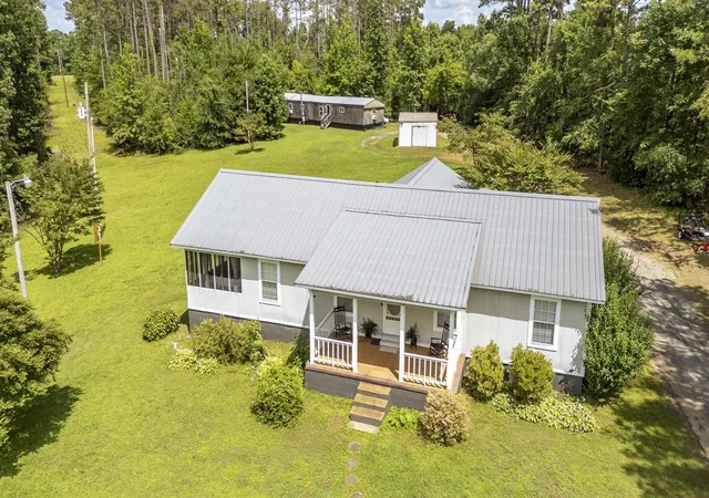 Homes for sale in Michie, TN | 1640 Lick Creek Rd, Michie, TN 38357 | MLS# 3242820