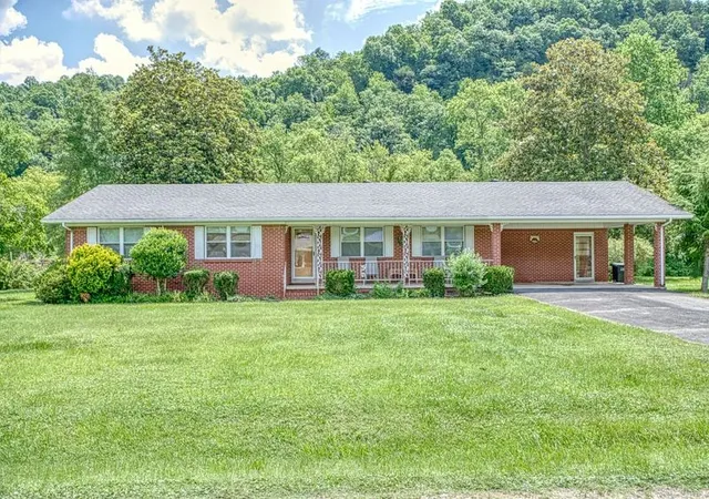 Homes for sale in Celina, TN | 1221 Obey Dr, Celina, TN 38551 | MLS# 3242898