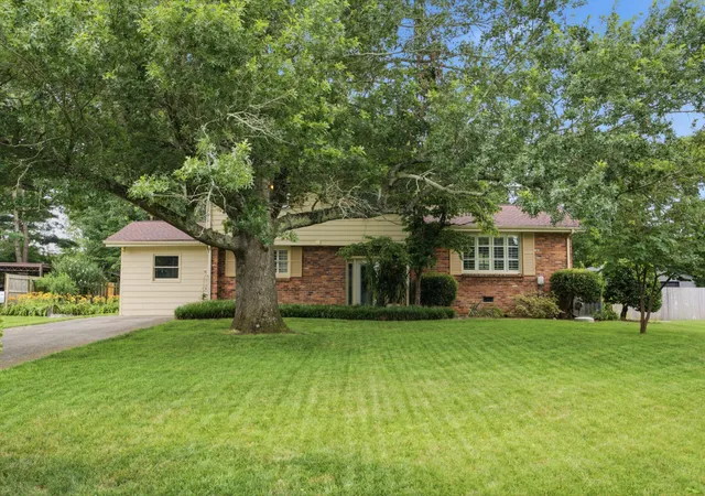 Photo 2 of Single family home for sale at 323 Colt Ln, Franklin, TN 37069 | MLS# 3242847 | Listing updated on 2026-10-11