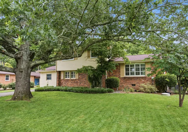 Photo 3 of Single family home for sale at 323 Colt Ln, Franklin, TN 37069 | MLS# 3242847 | Listing updated on 2026-10-11