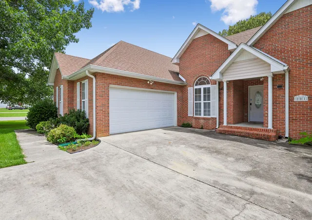 Homes for sale in Tullahoma, TN | 201 Jennings Cir, Tullahoma, TN 37388 | MLS# 3244030