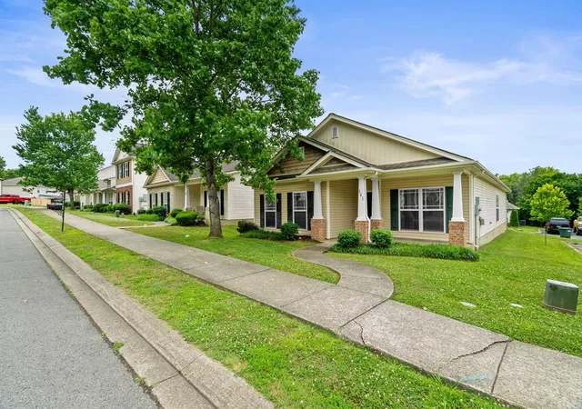 2nd image of 141 Dimaggio Dr, Springfield, TN 37172 | MLS# 3243795