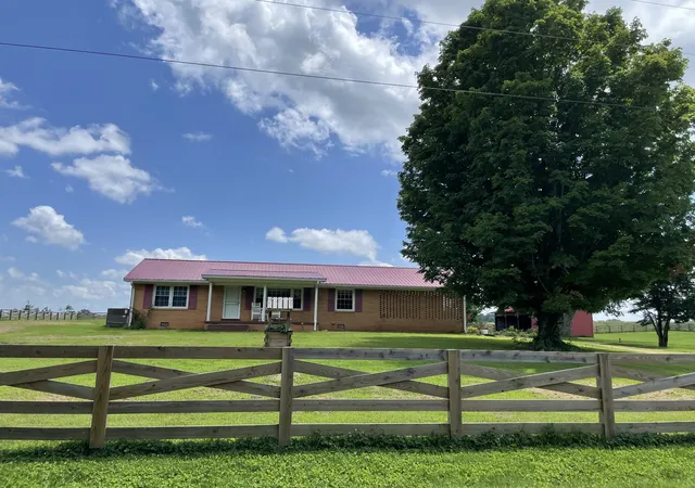 3rd image of 27 Short Rd, Lawrenceburg, TN 38464 | MLS# 3243467