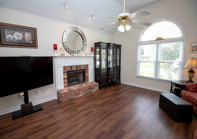 Photo 3 of Sale Pending at 1822 Pennington Dr, Murfreesboro, TN 37129 | MLS# 3243509 | Listing updated on 2026-08-29