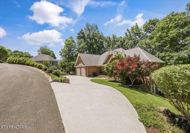 Photo 3 of Single family home for sale at 103 Winchester Cir, Oak Ridge, TN 37830 | MLS# 3317265 | Listing updated on 2026-10-02