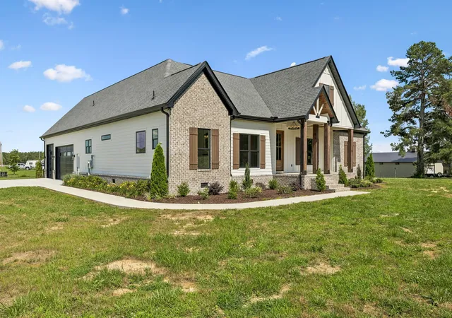Homes for sale in Summertown, TN | 136 Summer Lake Dr, Summertown, TN 38483 | MLS# 3244113