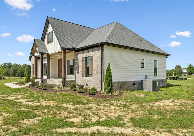 Homes for sale in Summertown, TN | 136 Summer Lake Dr, Summertown, TN 38483 | MLS# 3244113