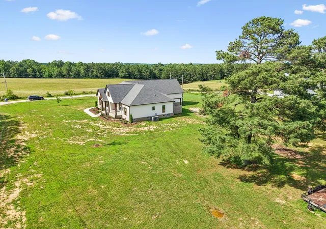 Homes for sale in Summertown, TN | 136 Summer Lake Dr, Summertown, TN 38483 | MLS# 3244113