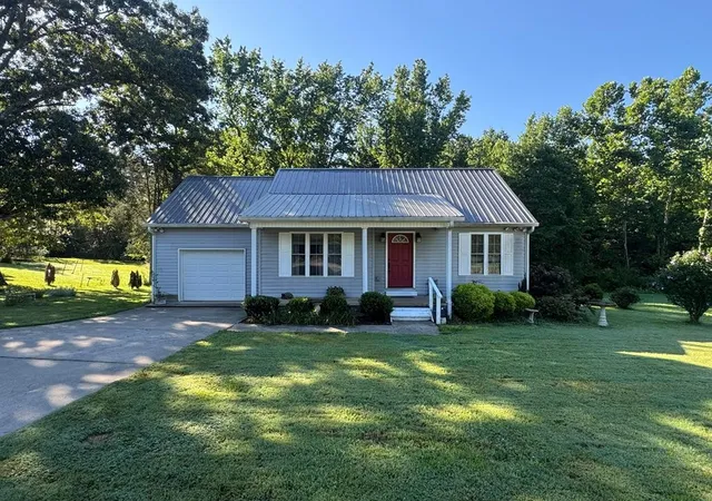 Homes for sale in Camden, TN | 381 Longview Dr, Camden, TN 38320 | MLS# 3243030
