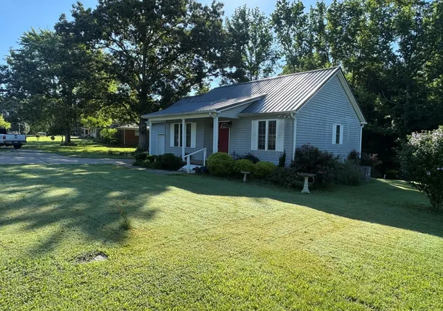 Homes for sale in Camden, TN | 381 Longview Dr, Camden, TN 38320 | MLS# 3243030
