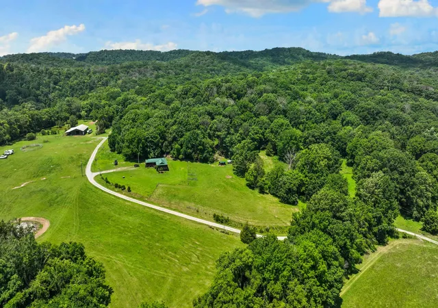 Photo 4 of Manufactured home for sale at 8031 Palmore Holw Ln, Nolensville, TN 37135 | MLS# 3513651 | Listing updated on 2026-08-17