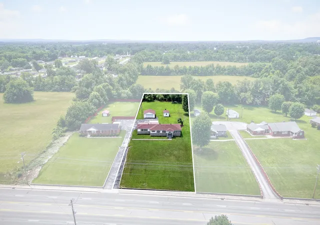 image of 445 W Broad St, Smithville, TN 37166 | MLS# 3244021