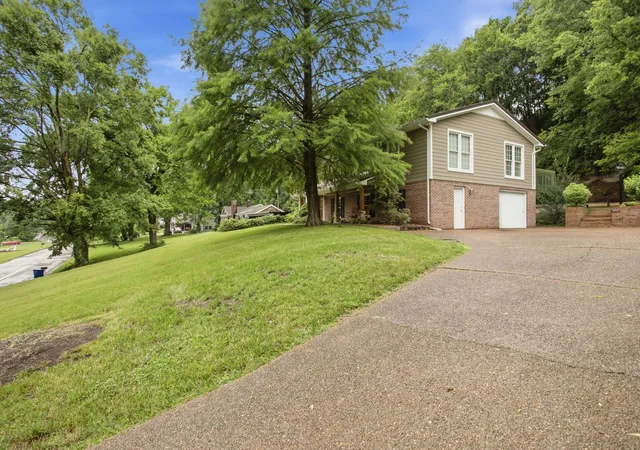 Photo 4 of Single family home for sale at 104 Fairview Dr, Mount Pleasant, TN 38474 | MLS# 3243433 | Listing updated on 2026-08-20