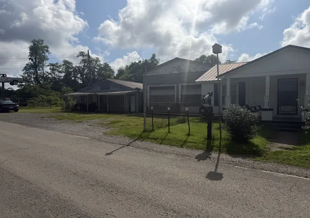 image of 712 Fisher Ave, Smithville, TN 37166 | MLS# 3286181
