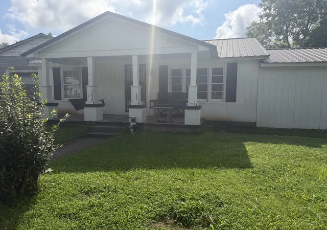 image of 712 Fisher Ave, Smithville, TN 37166 | MLS# 3286181