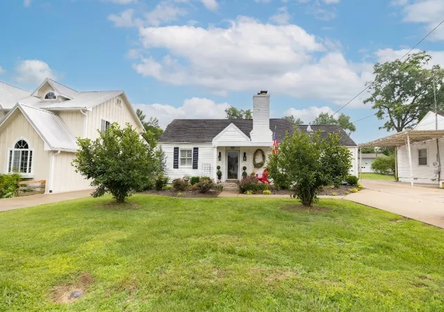 Photo 1 of Single family home for sale at 417 Battle Ave, Franklin, TN 37064 | MLS# 3243432 | Listing updated on 2026-08-19