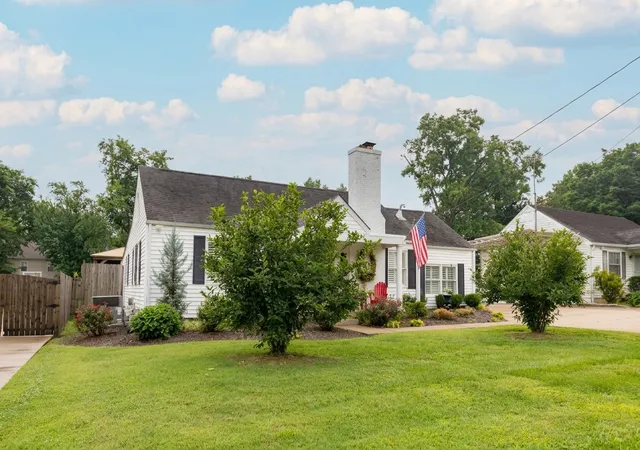 Photo 2 of Single family home for sale at 417 Battle Ave, Franklin, TN 37064 | MLS# 3243432 | Listing updated on 2026-08-19