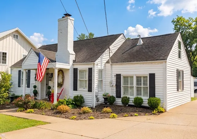 Photo 3 of Single family home for sale at 417 Battle Ave, Franklin, TN 37064 | MLS# 3243432 | Listing updated on 2026-08-19
