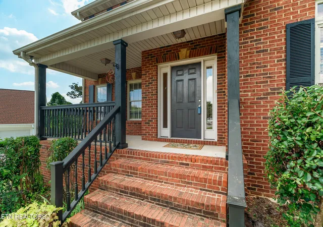 Photo 3 of Single family home for sale at 3560 Hirst Cir, Lenoir City, TN 37772 | MLS# 3245681 | Listing updated on 2026-09-21