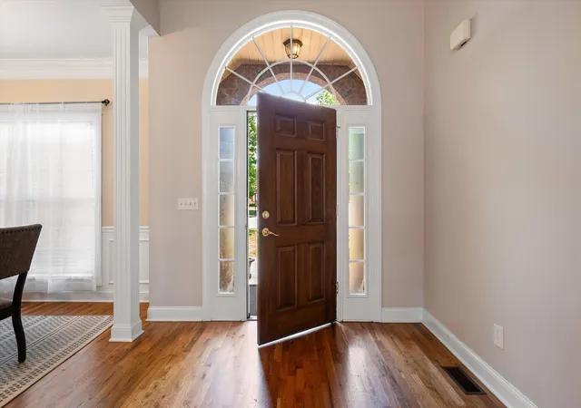 Photo 3 of Single family home for sale at 2240 Westwood Dr N, Murfreesboro, TN 37130 | MLS# 3243066 | Listing updated on 2026-09-01
