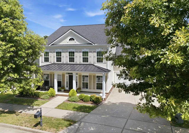 Photo 2 of Single family home for sale at 1017 Linden Isle Dr, Franklin, TN 37064 | MLS# 3243502 | Listing updated on 2026-09-28