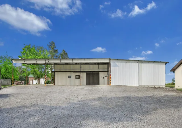 Photo 3 of Single family home for sale at 1944 Weeks Rd, Murfreesboro, TN 37127 | MLS# 3243099 | Listing updated on 2026-06-15