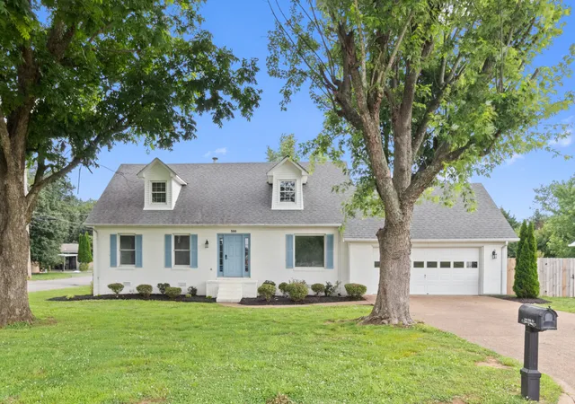 1st image of 500 8th St, Lawrenceburg, TN 38464 | MLS# 3243335