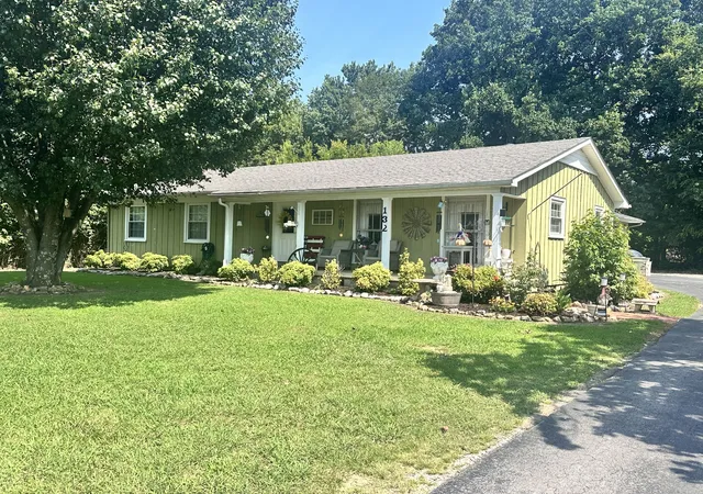 1st image of 132 Jackson St, Lawrenceburg, TN 38464 | MLS# 3243150