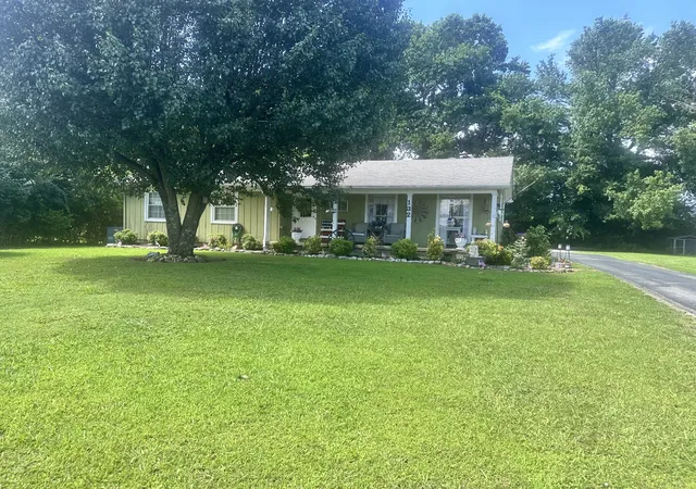 Homes for sale in Lawrenceburg, TN | 132 Jackson St, Lawrenceburg, TN 38464 | MLS# 3243150