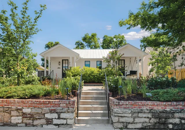 Photo 2 of Single family home for sale at 1806 5th Avenue N, Nashville, TN 37208 | MLS# 3243772 | Listing updated on 2026-08-15