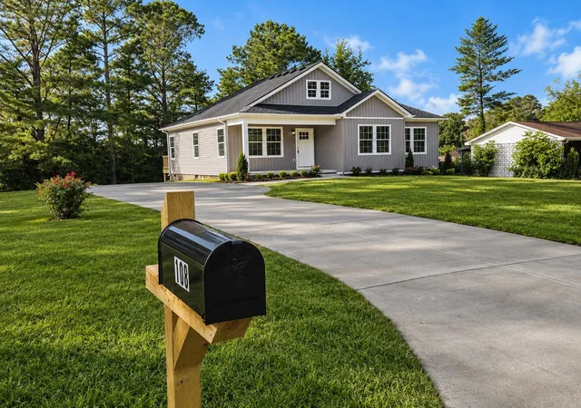 Photo 2 of Single family home for sale at 108 Phillips Rd, Charlotte, TN 37036 | MLS# 3245542 | Listing updated on 2026-09-18