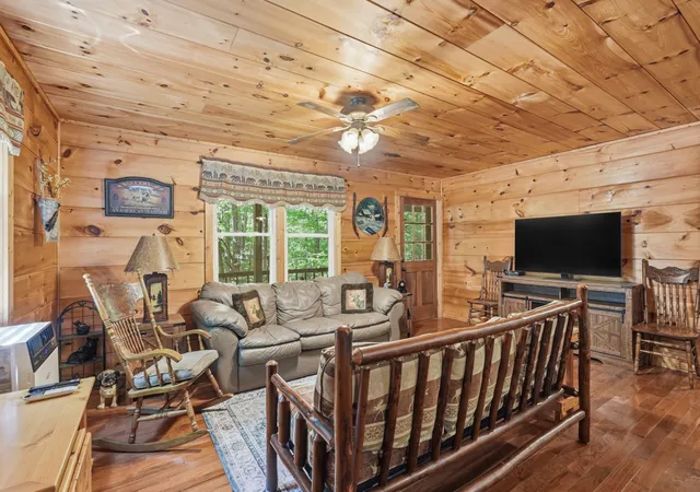 Homes for sale in Spencer, TN | 118 Cherokee Rd, Spencer, TN 38585 | MLS# 3243194