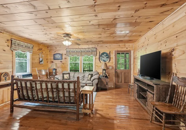 Homes for sale in Spencer, TN | 118 Cherokee Rd, Spencer, TN 38585 | MLS# 3243194