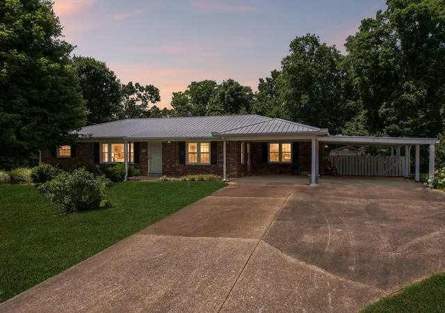 Homes for sale in Centerville, TN | 708 Hickory St, Centerville, TN 37033 | MLS# 3246610