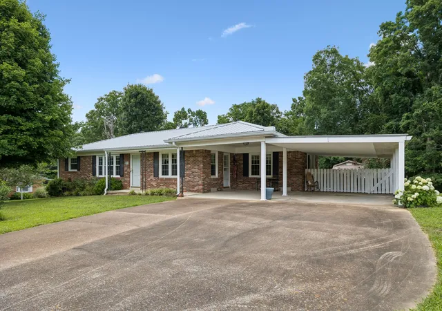 Homes for sale in Centerville, TN | 708 Hickory St, Centerville, TN 37033 | MLS# 3246610